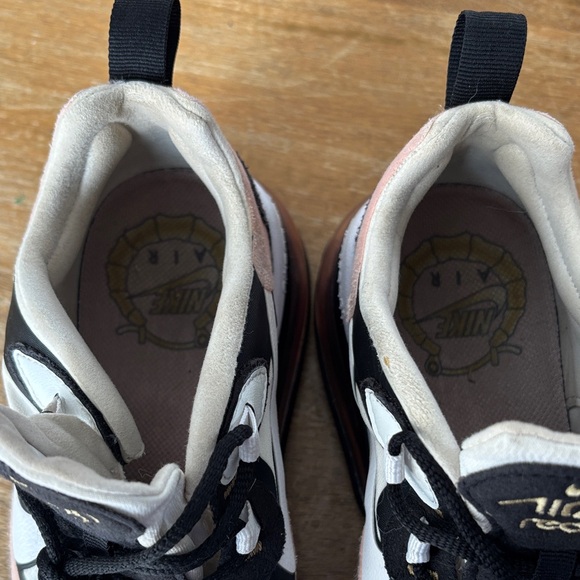 Nike Air Max 270 React Black Coral - Picture 5 of 12